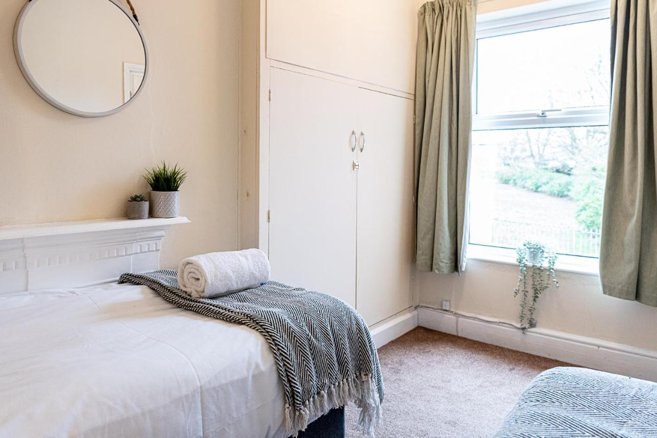 2 Bed, Up To 6 Guests Near Chester City Centre Exterior foto